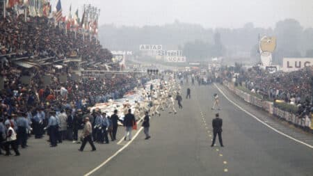 Jacky Ickx takes a walk in 1969 – Le Mans’ greatest moments