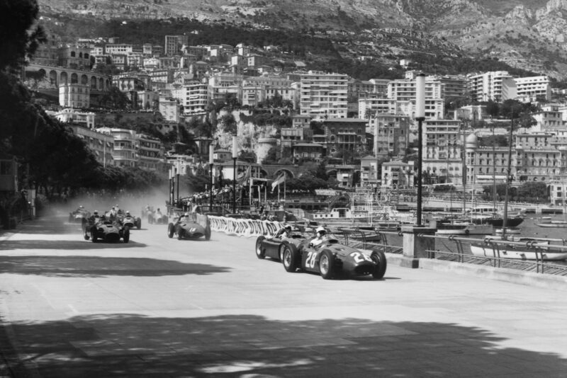 Stirling Moss leads at the start