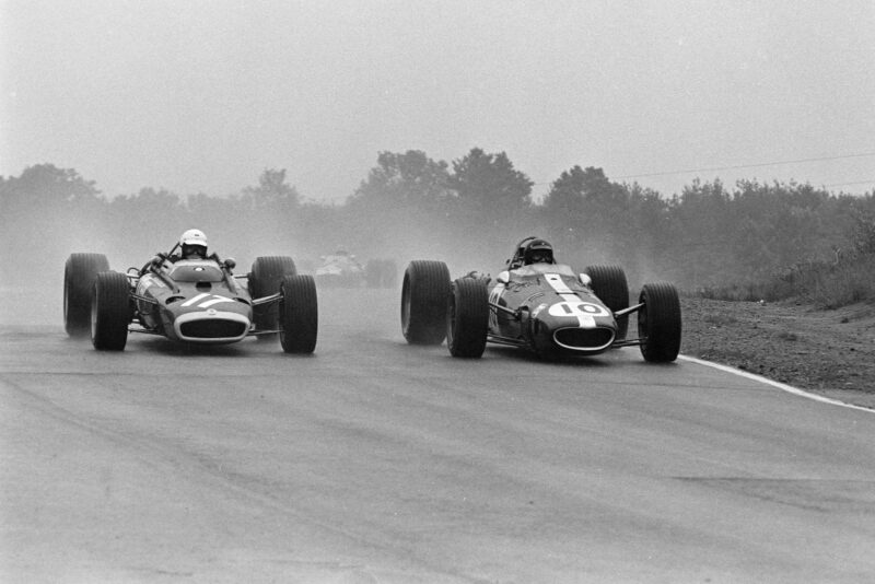 Dan Gurney, Eagle T1G Weslake, leads Chris Irwin, BRM P83.