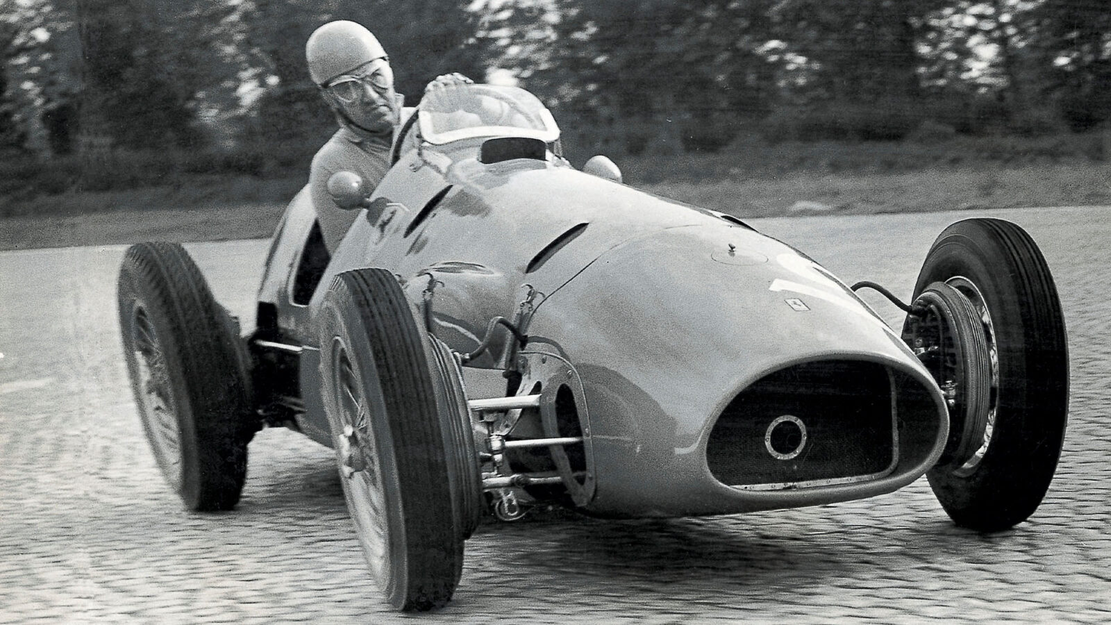 MOTORSPORT - F1 1953 - ITALY GP - MONZA - PHOTO: PAOLO D ALESSIO / DPPI ALBERTO ASCARI / FERRARI 500 - ACTION