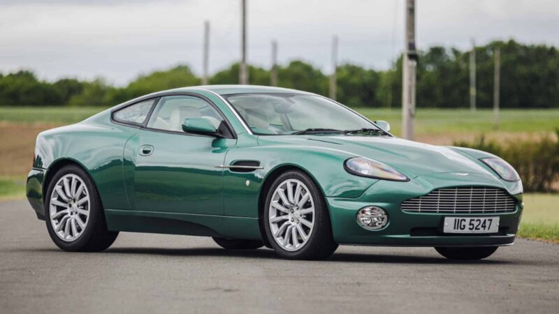 Aston Martin Vanquish 2005