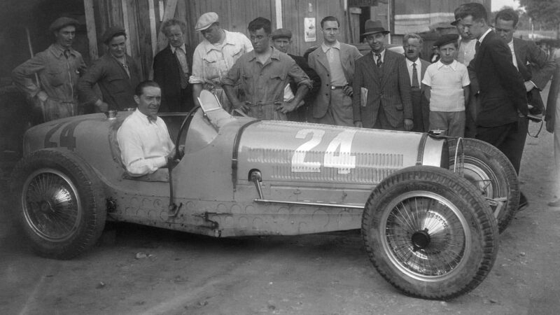 Robert Benoist, pilote automobile, en France en 1935. (Photo by Keystone-France/Gamma-Rapho via Getty Images)