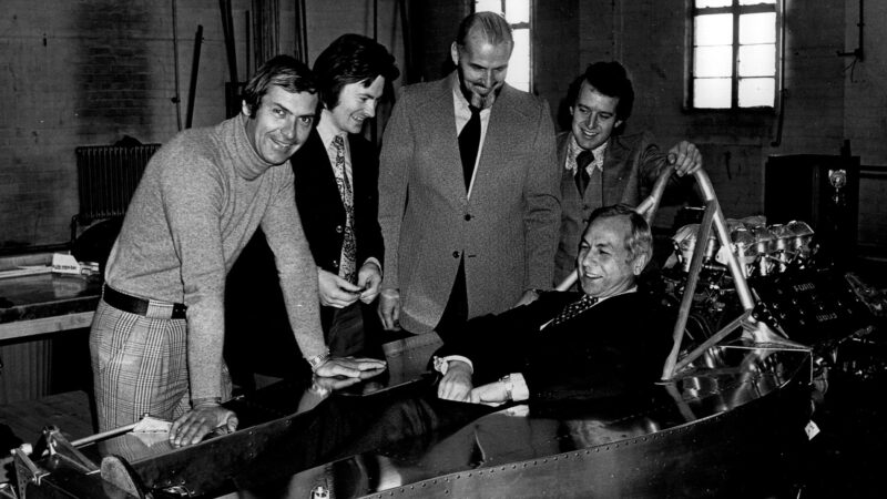 George Follmer, Tony Southgate, Don Nichols, Jackie Oliver with Shadow F1 car