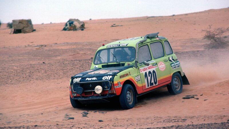 AUTO - OFF ROAD RALLY 1980 - PARIS ALGER DAKAR - N ° 120 - CLAUDE MARREAU (FRA) - BERNARD MARREAU (FRA) / RENAULT 4 SINPAR - ACTION - PHOTO: DPPI