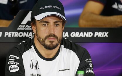 Alonso throws McLaren under the bus