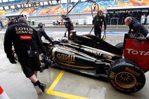 F1 engine debate rages on