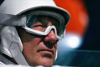 Stirling Moss retires from racing