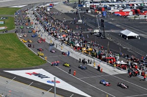 Franchitti gains advantage in IndyCar