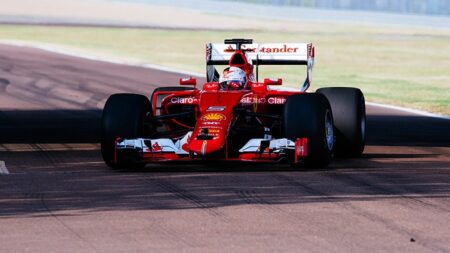 In photos: Pirelli tests wider 2017 tyres
