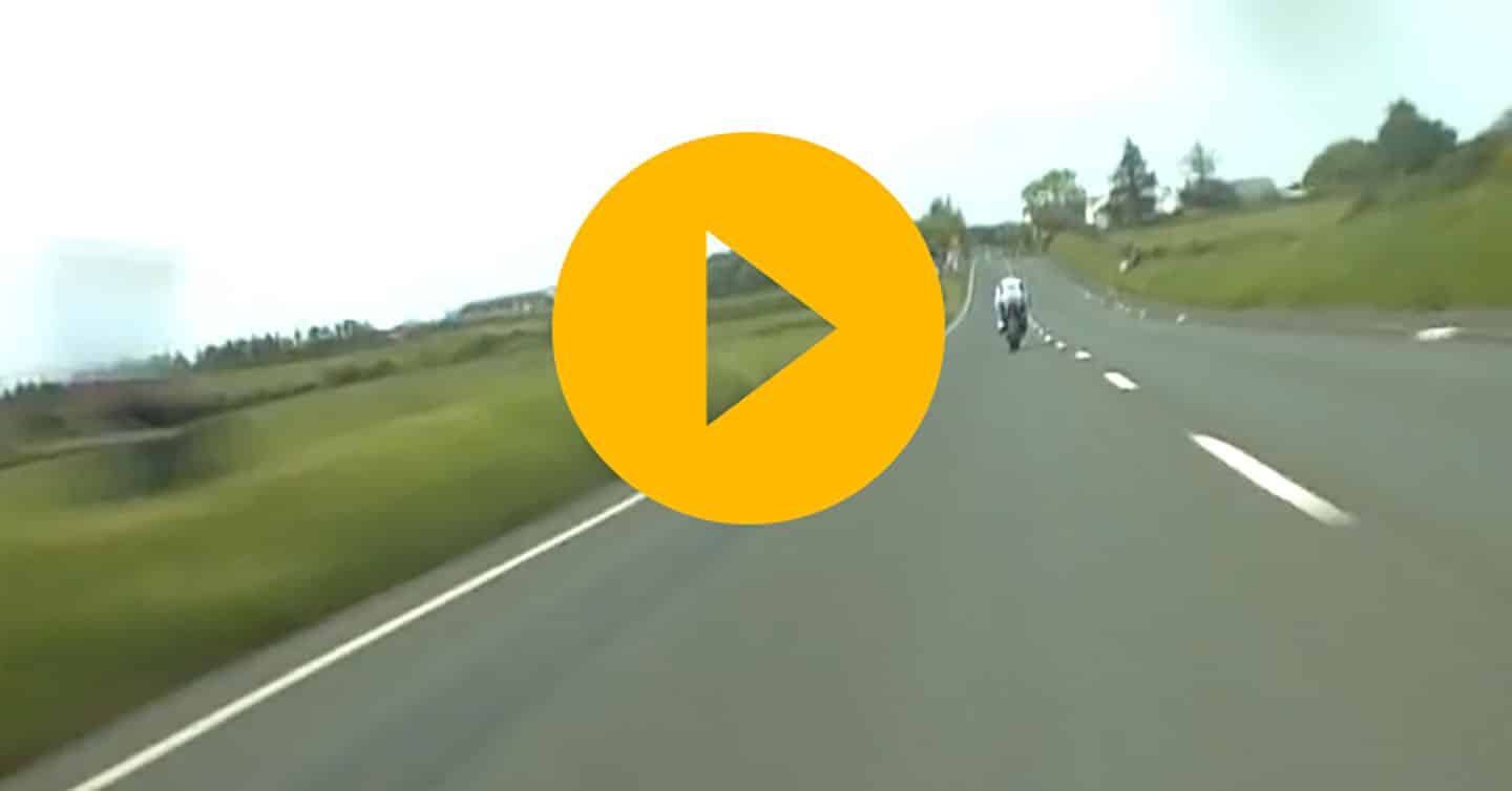 John McGuinness chases Ian Hutchinson