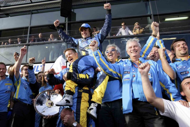 Fernando Alonso and Renault team celebrate winning the 2006 Australian Grand Prix