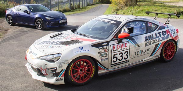 Toyota GT86: Race vs road