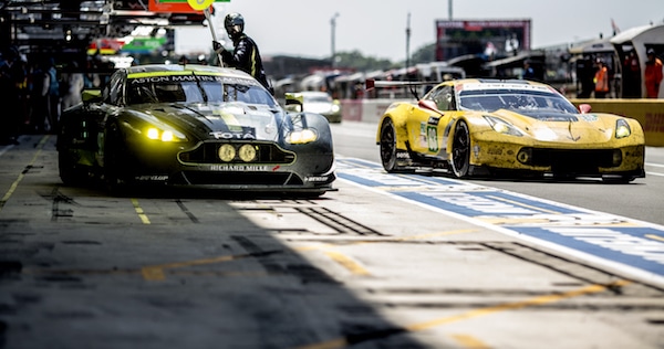 Corvette C7-R v V8 Vantage GTE