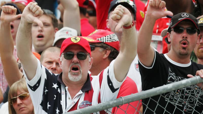 Fans at 2005 US Grand Prix give thumbs down