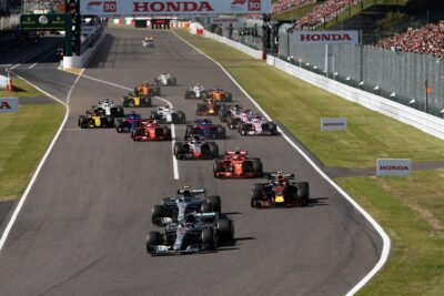 Lewis Hamilton leads the start of the 2018 Japanese Grand Prix