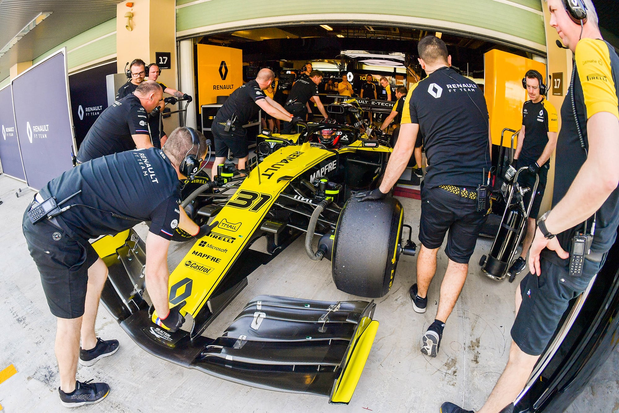 Esteban Ocon's Renault in 2019 F1 end-of-season testing