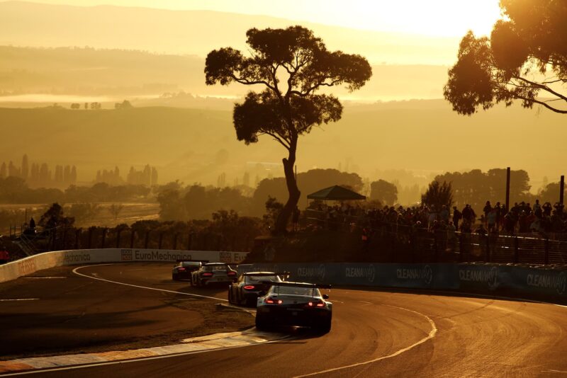 2019 Bathurst 12 hours low sun