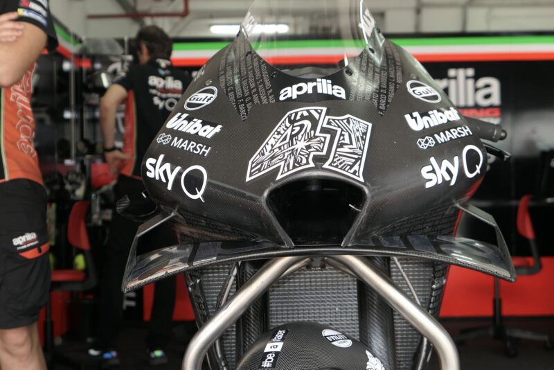 Front view of Aleix Esparagro's Aprilia in 2020 pre-season MotoGP testing