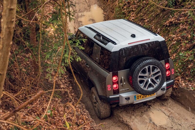 2020-LAnd-Rover-Defender-off-road-rear