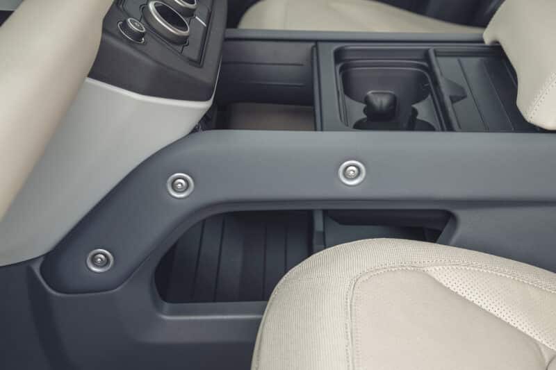 2020-Land-Rover-Defender-exposed-screws