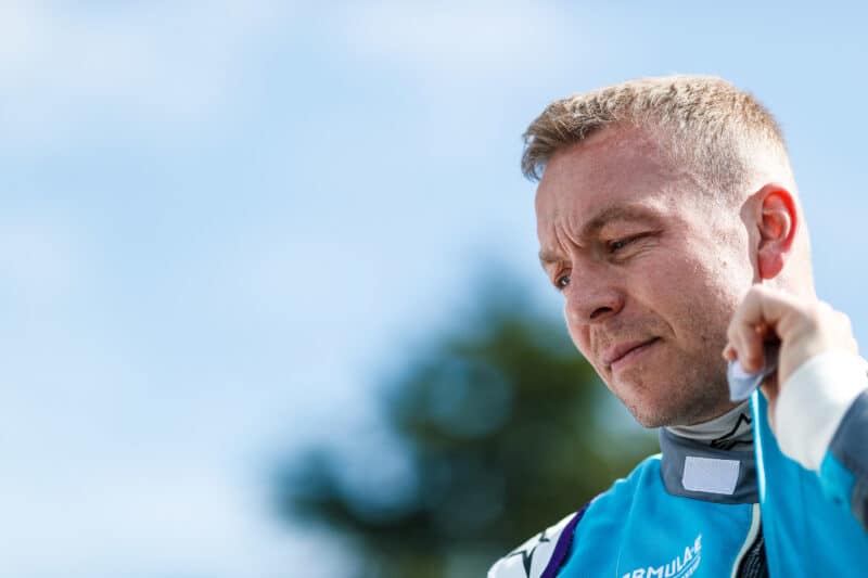 Chris-Hoy-Formula-E-suit-800x533.jpg