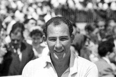 Sir Stirling Moss obituary: the Boy Wonder who defined his era