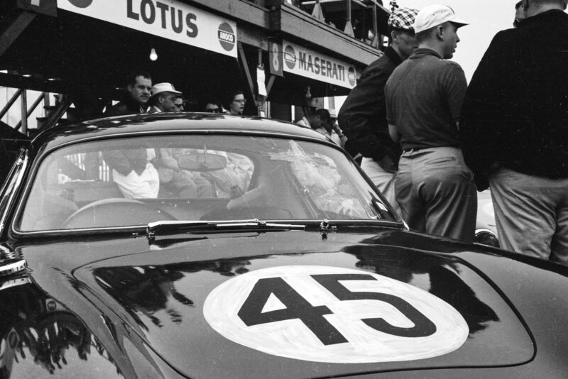 Lotus Elite at Sebring with Chapman, Lovely, Chamberlain and Weiss