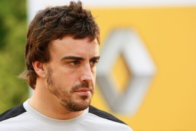 Renault seat for grabs after insider trading in F1 driver market