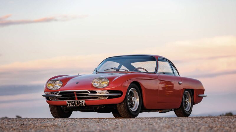 Front three quarter view of a 1967 Lamborghini 400GT