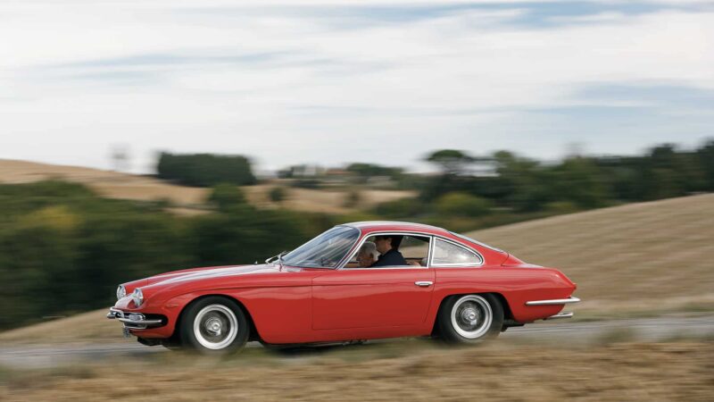 Side view of a 1967 Lamborghini 400GT