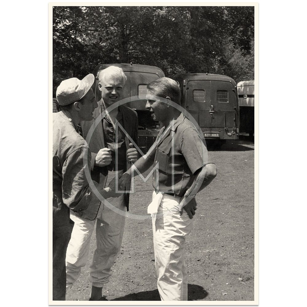 1957 French Grand Prix | Hawthorn & Collins in discussion | By David Lewin | Photograph