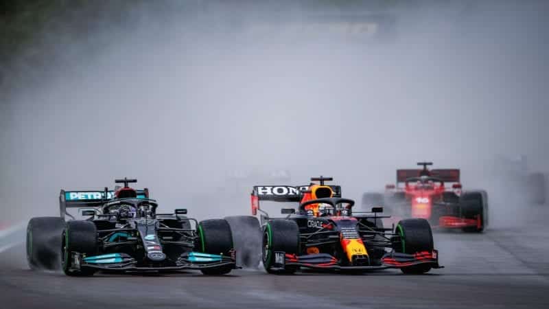 start of the race, depart, 33 VERSTAPPEN Max (nld), Red Bull Racing Honda RB16B, 44 HAMILTON Lewis (gbr), Mercedes AMG F1 GP W12 E Performance, action during the Formula 1 Pirelli Gran Premio Del Made In Italy E Dell emilia Romagna 2021 from April 16 to 18, 2021 on the Autodromo Internazionale Enzo e Dino Ferrari, in Imola, Italy - Photo Antonin Vincent / DPPI