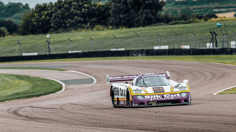 Jaguar XJR-8 in Thruxton curves