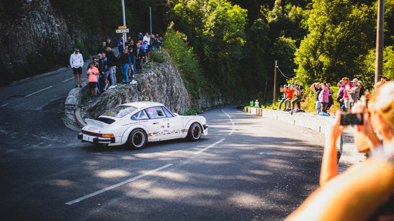 Porsche 911 SC of Bernard Beguin at hairpin