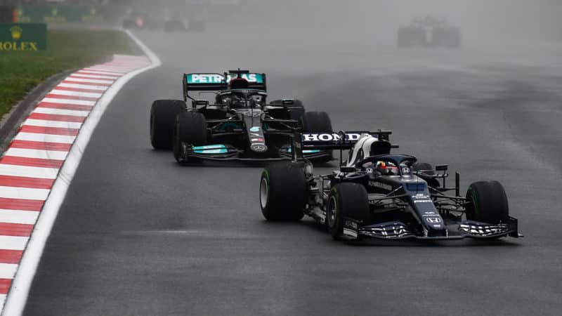 Yuki Tsunoda ahead of Lewis Hamilton at the 2021 Turkish Grand Prix