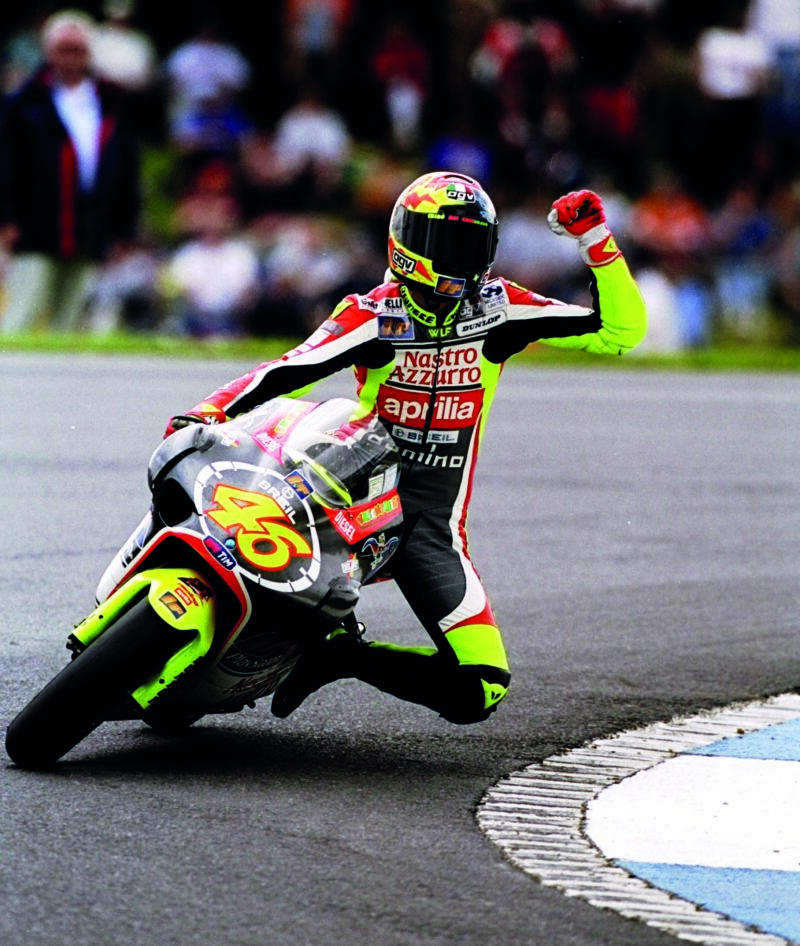 Valentino-Rossi-at-Donington-Park-in-1999