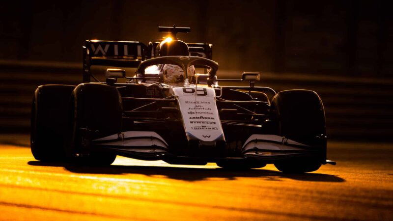 63 RUSSELL George (gbr), Williams Racing F1 FW43B, action during the Formula 1 Etihad Airways Abu Dhabi Grand Prix 2021, 22th round of the 2021 FIA Formula One World Championship from December 10 to 12, 2021 on the Yas Marina Circuit, in Yas Island, Abu Dhabi - Photo Antonin Vincent / DPPI