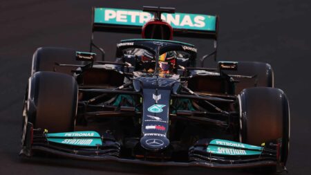 Hamilton cleared by stewards after alleged yellow flags breach