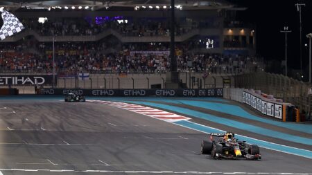 Verstappen steals F1 title at the death: 2021 Abu Dhabi Grand Prix lap by lap