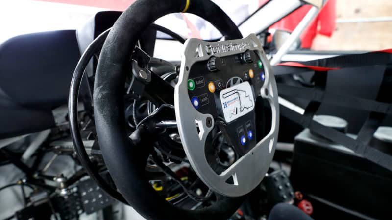 Steering wheel controls of Robert Wickens Hyundai Elantra