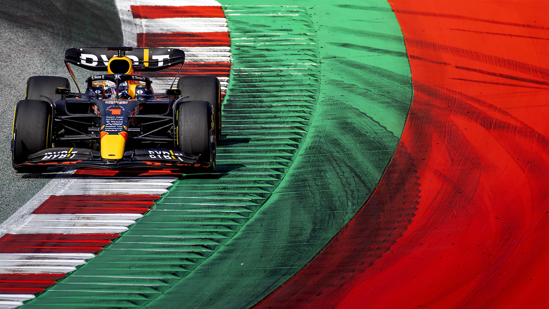 'World's best drivers need to stop complaining about F1's track limits ...