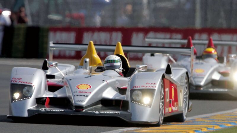 Audi-R10-TDI-on-track-at-Le-