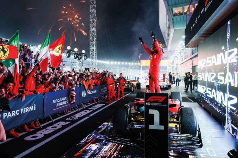 Sainz wins at Singapore