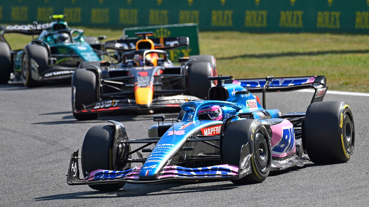 Fernando Alonso ahead of Max Verstappen in 2022 Belgian GP