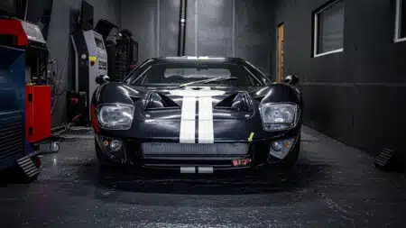 Video: Ford GT40 – finding the full power of V8 beast