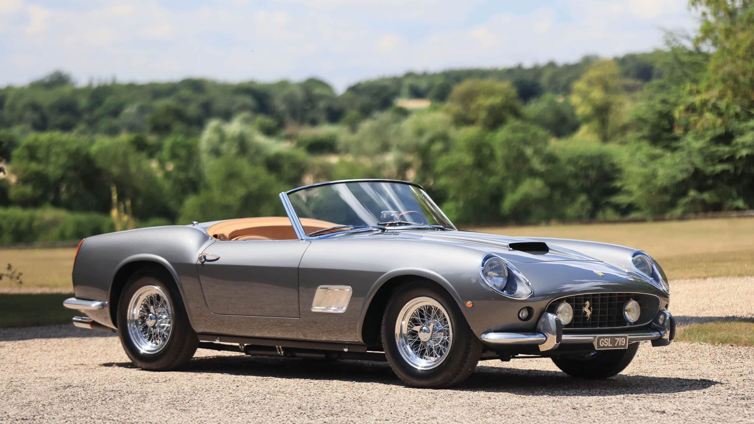 カーペンター　γ250 Competition-spec Ferrari 250 GT California Spider sells for £18.8m