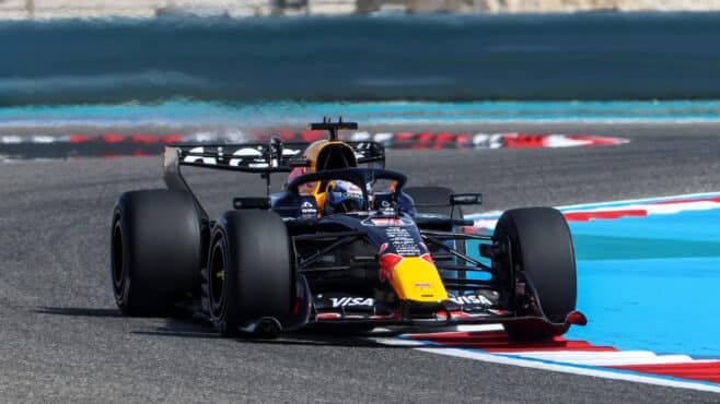Bahrain F1 test: Verstappen tops busy first morning