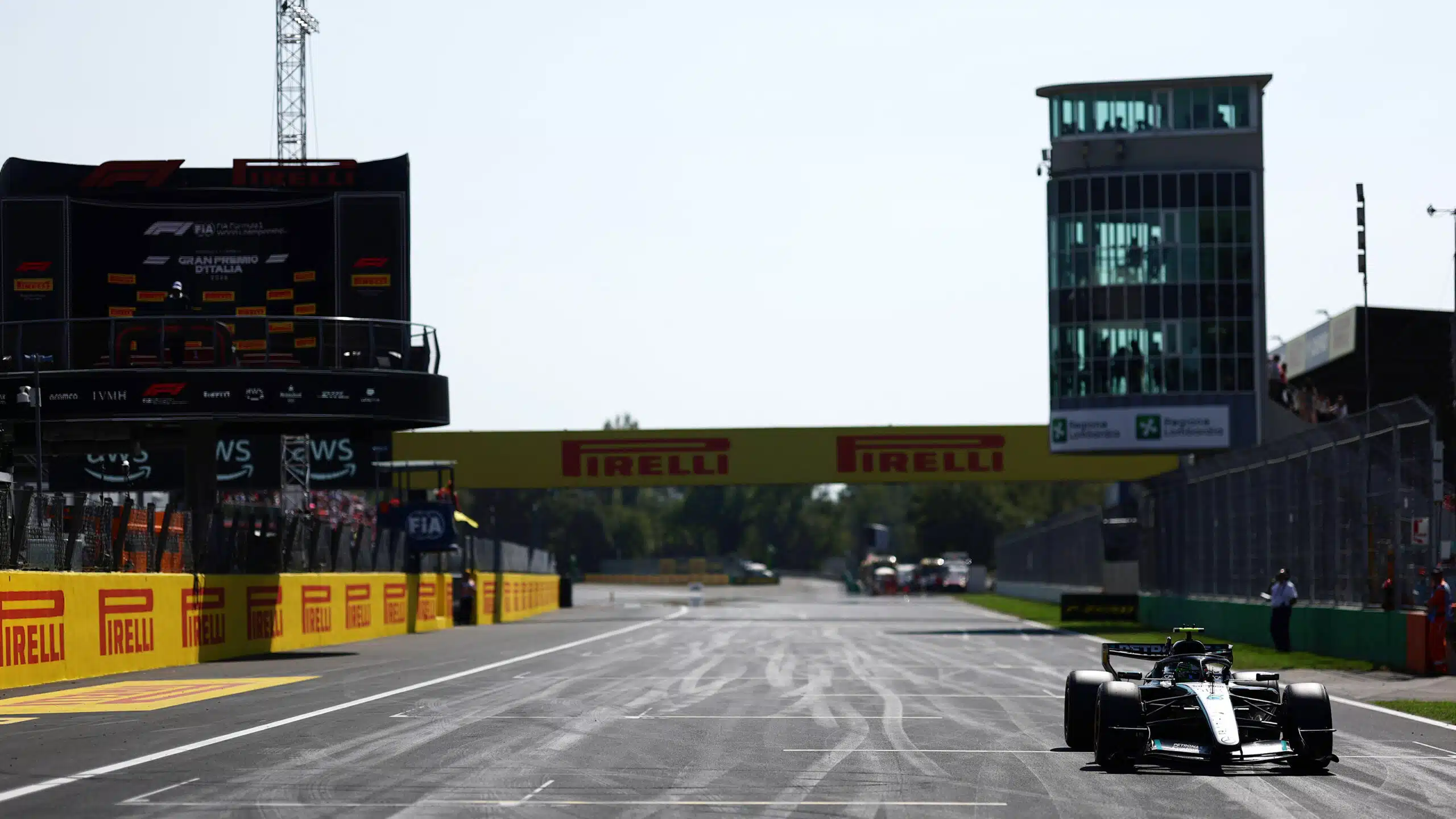 Kimi Antonelli lines up at the back of the grid in the 2026 F1 Italian Grand Prix